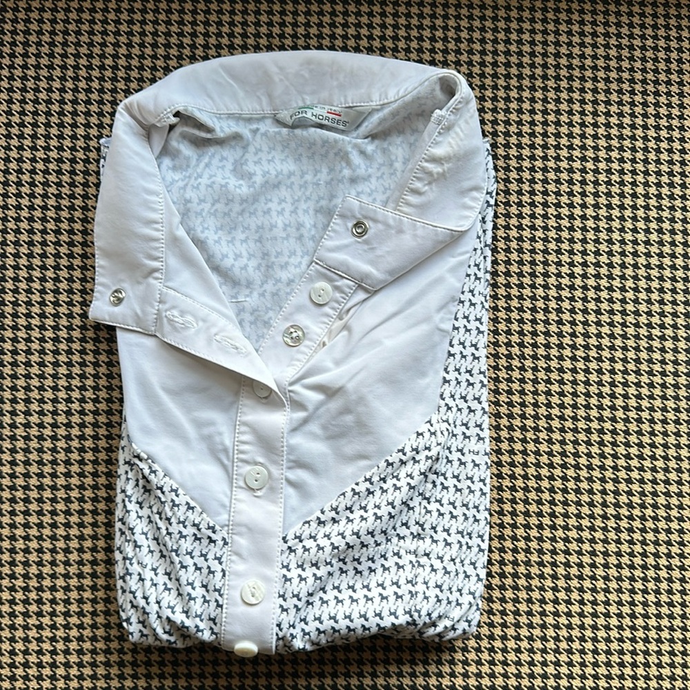 White and Black Short Sleeve Top